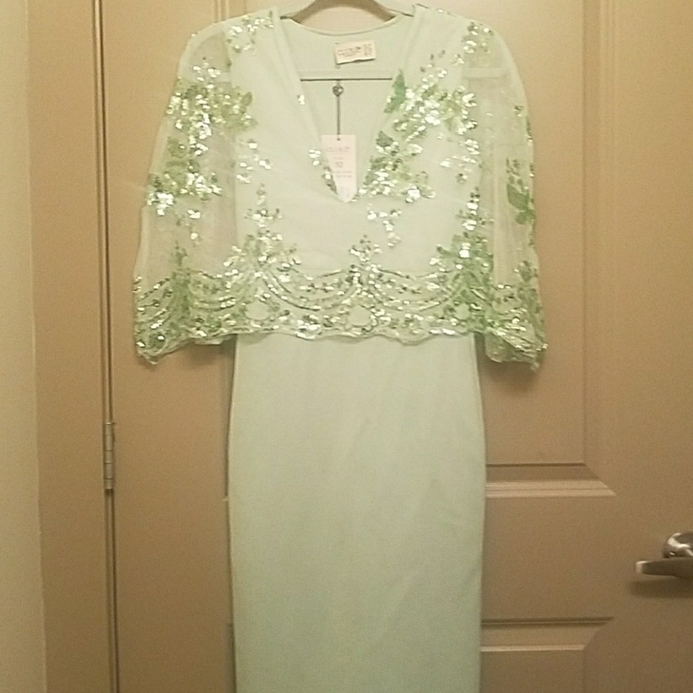 CLUB LONDON CAPE DRESS